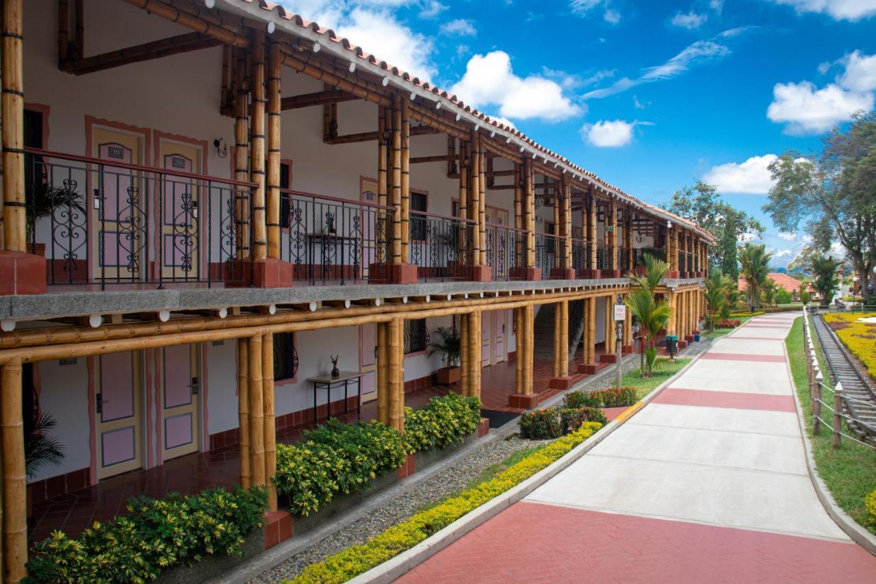 Hotel Campestre Las Camelias Pueblo Tapao Luaran gambar